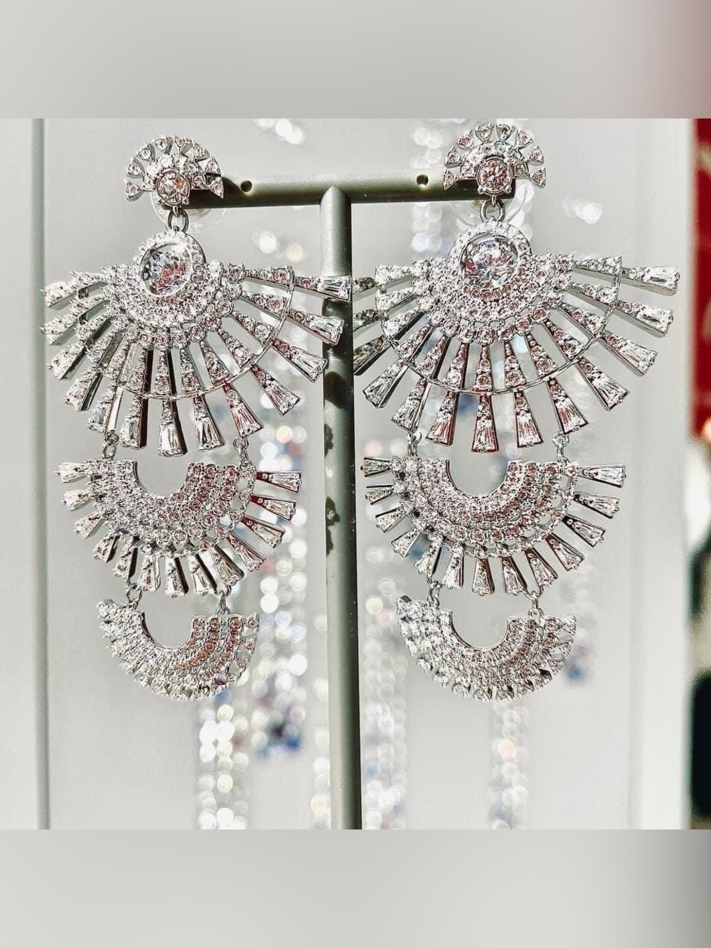 Swarovski Sparking Dance Dial Up Pierced Earrings 5568008 - Picture 1 of 5